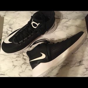 Nike KD Trey 5 IV MEN BASKETBALL SHOES SZ 11.5